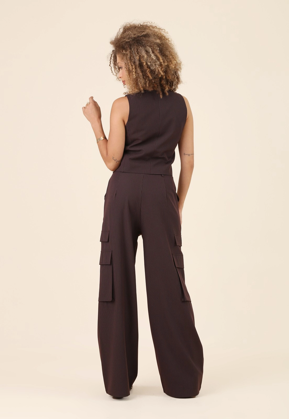 Calça Cargo Em Risca De Giz Alfaiataria