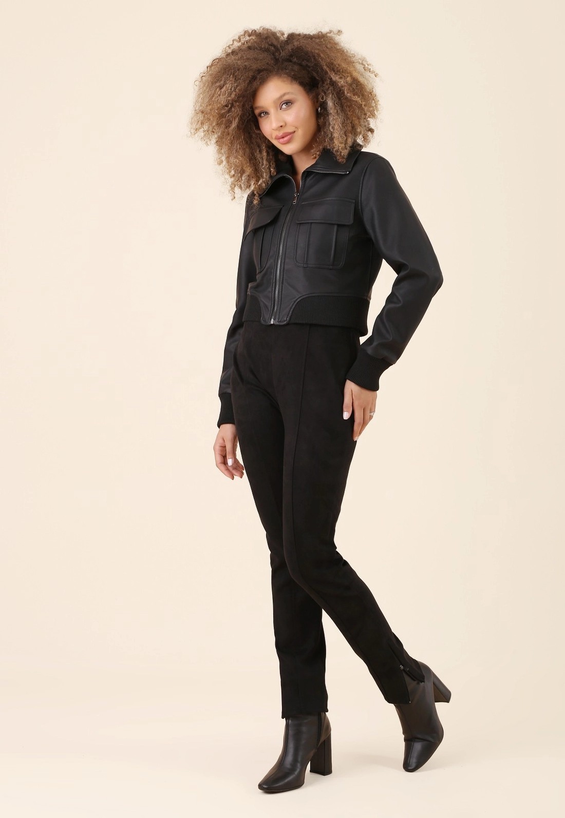 Calça Montaria Com Recortes Em Suede