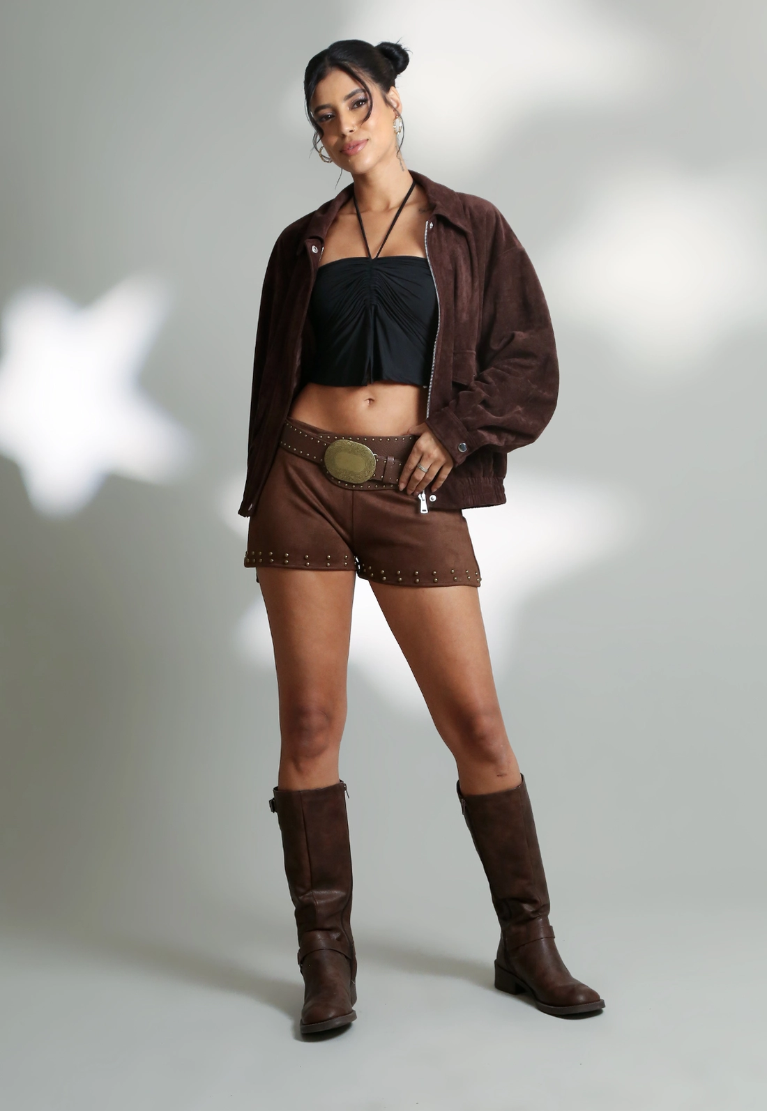 Short Com Aplicação De Tachas Em Suede