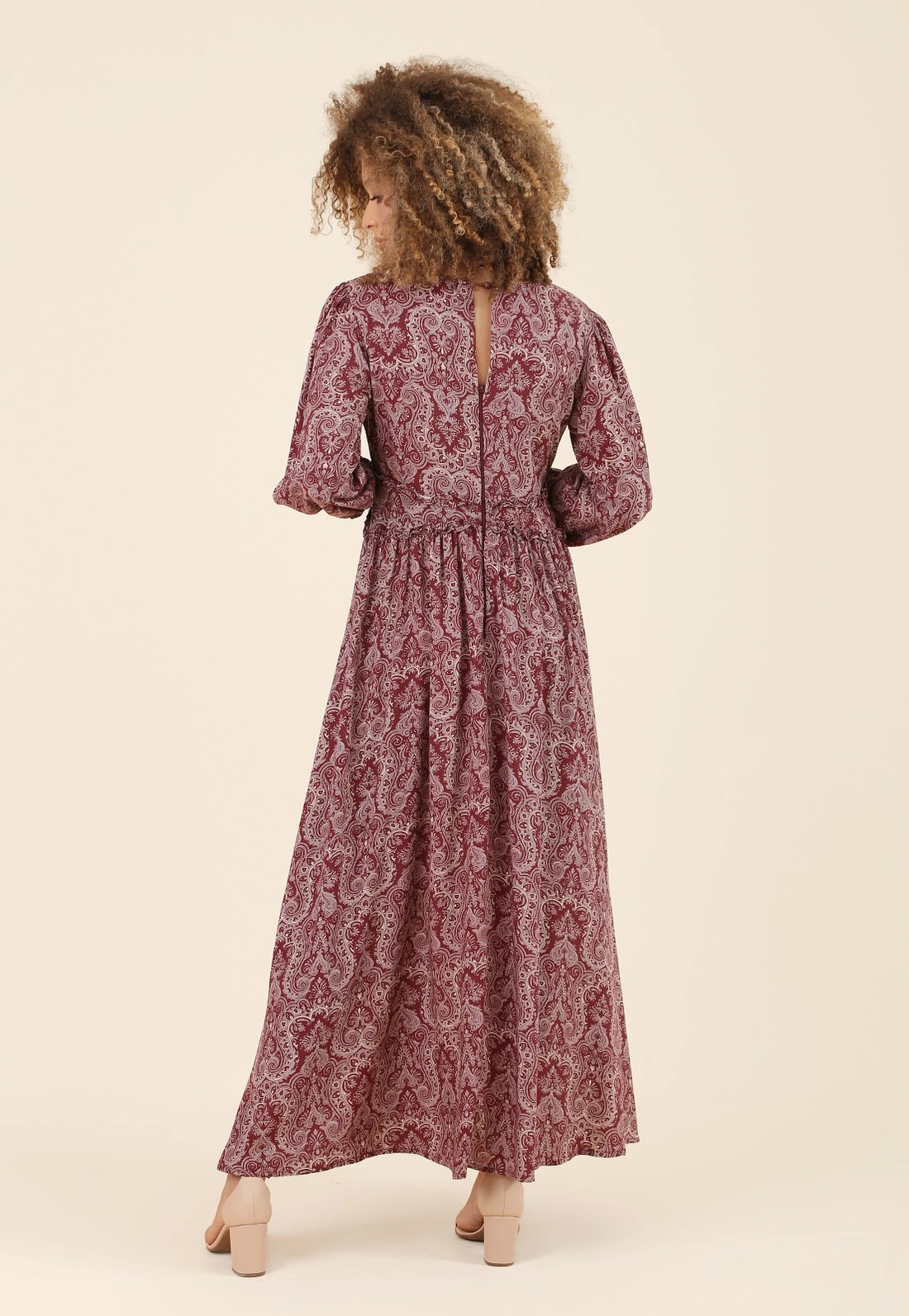 Vestido Midi Manga Longa Com Estampa Caschemere Em Viscose