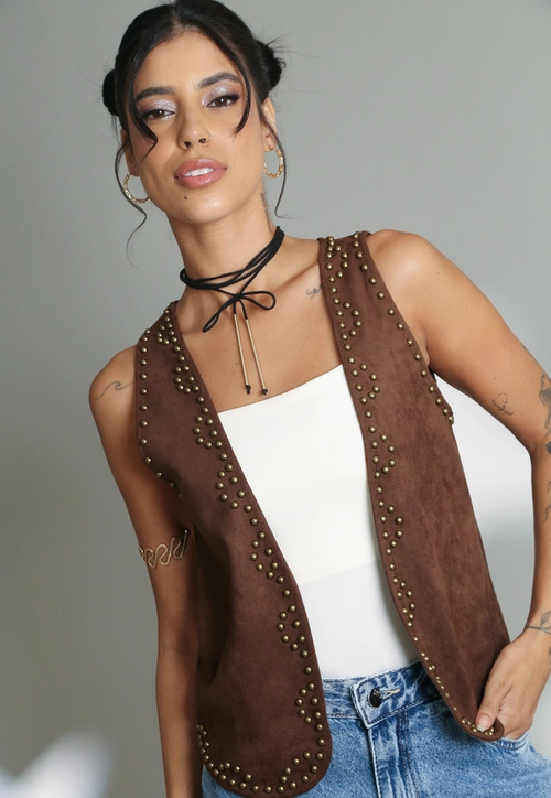 Colete Com Aplicações De Tachas Em Suede