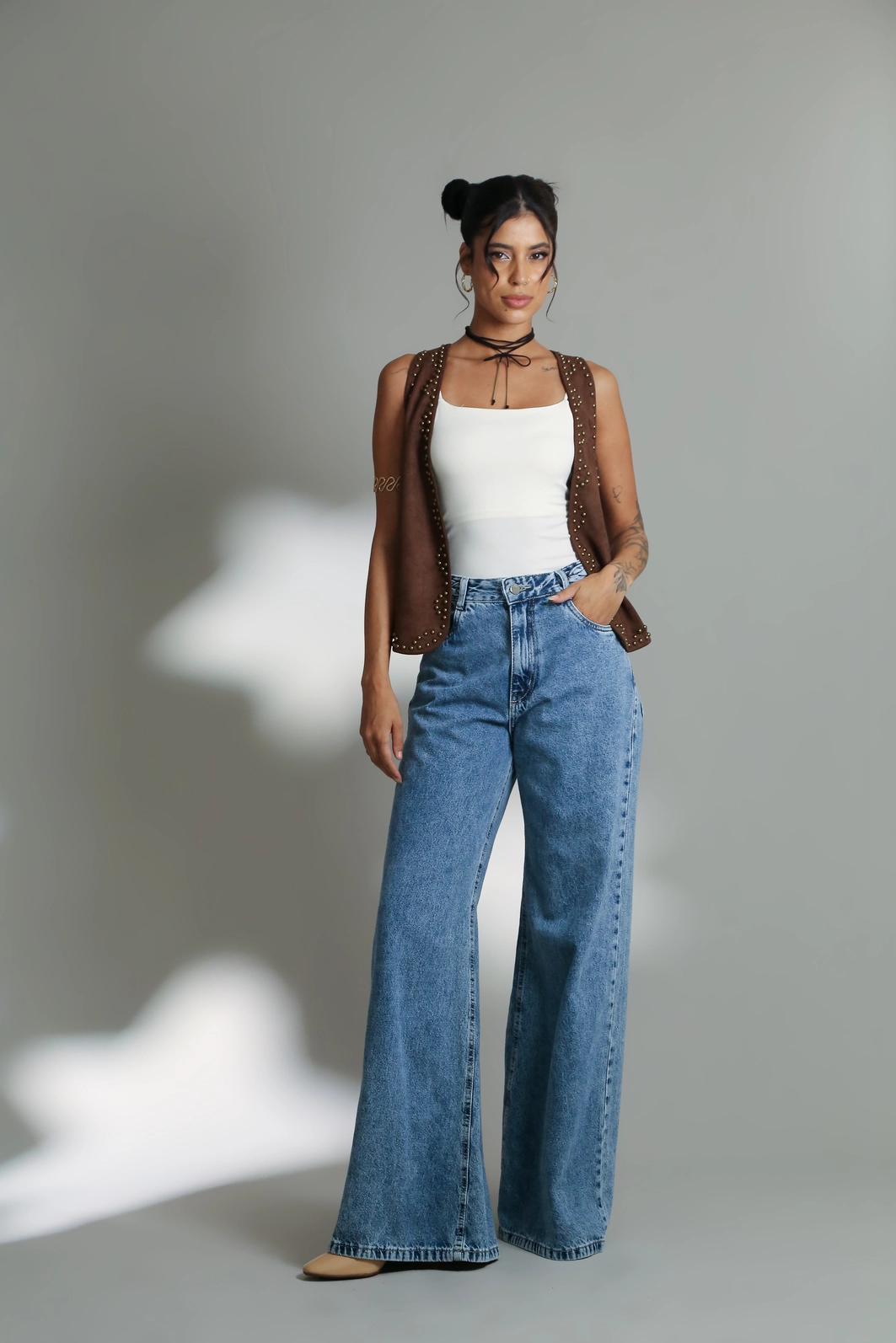 Colete Com Aplicações De Tachas Em Suede