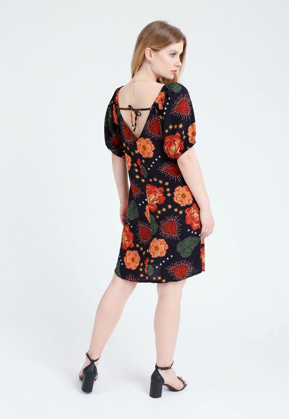 Vestido Manga Curta Decote Quadrado