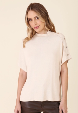 Blusa Manga Curta Em Malha Tricot Gola Alta Botões