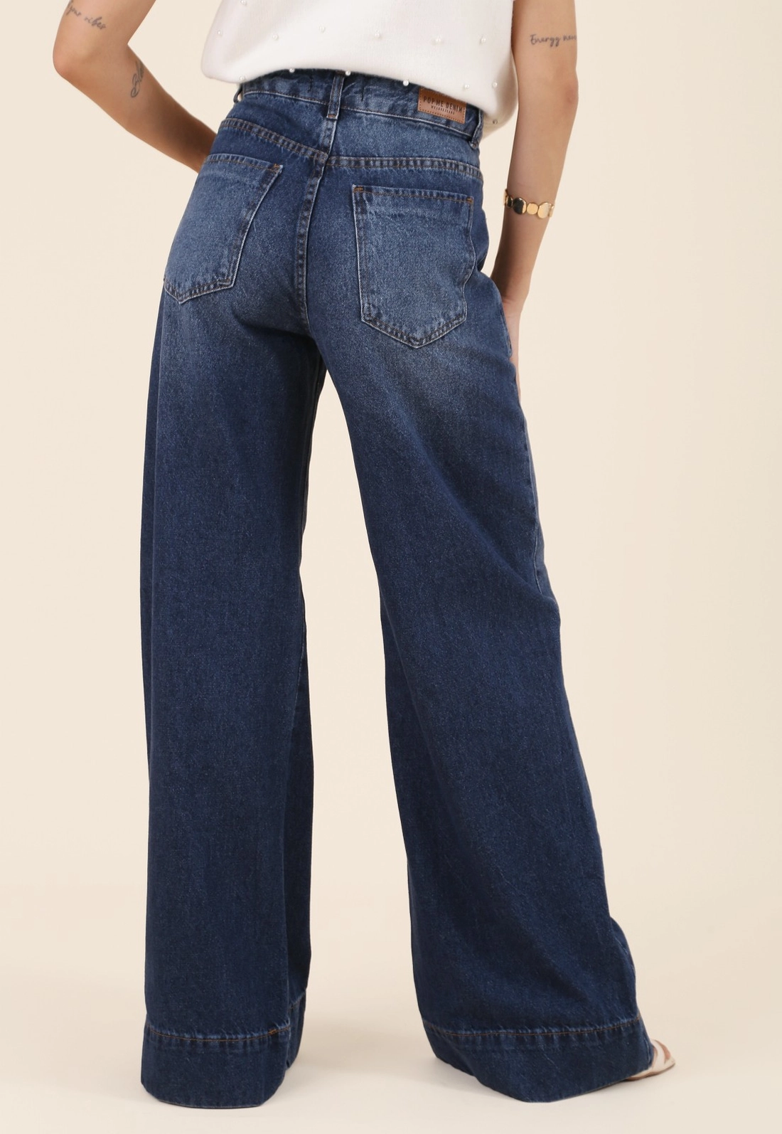 Calça Wide Leg Com Recorte Frontal