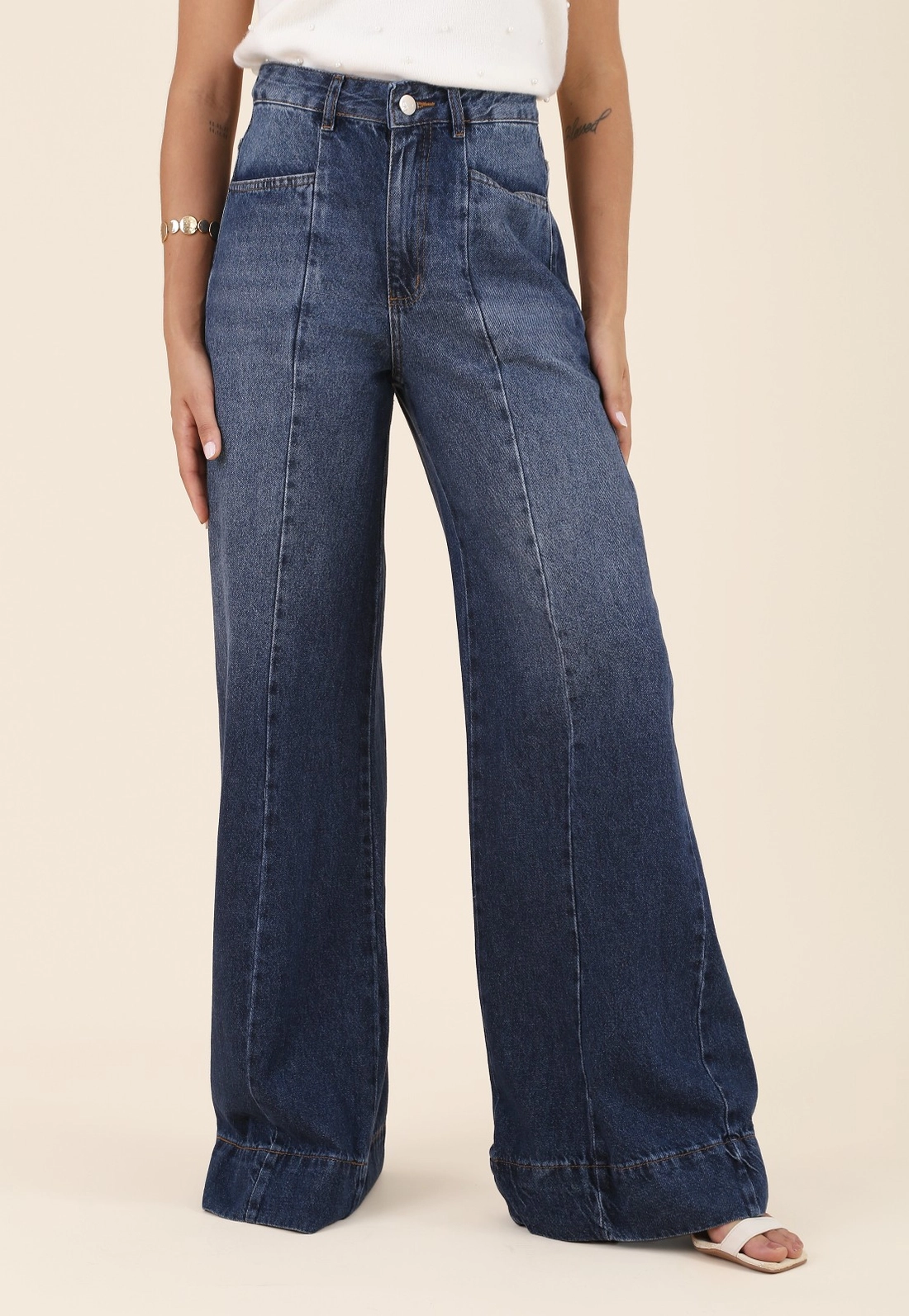Calça Wide Leg Com Recorte Frontal