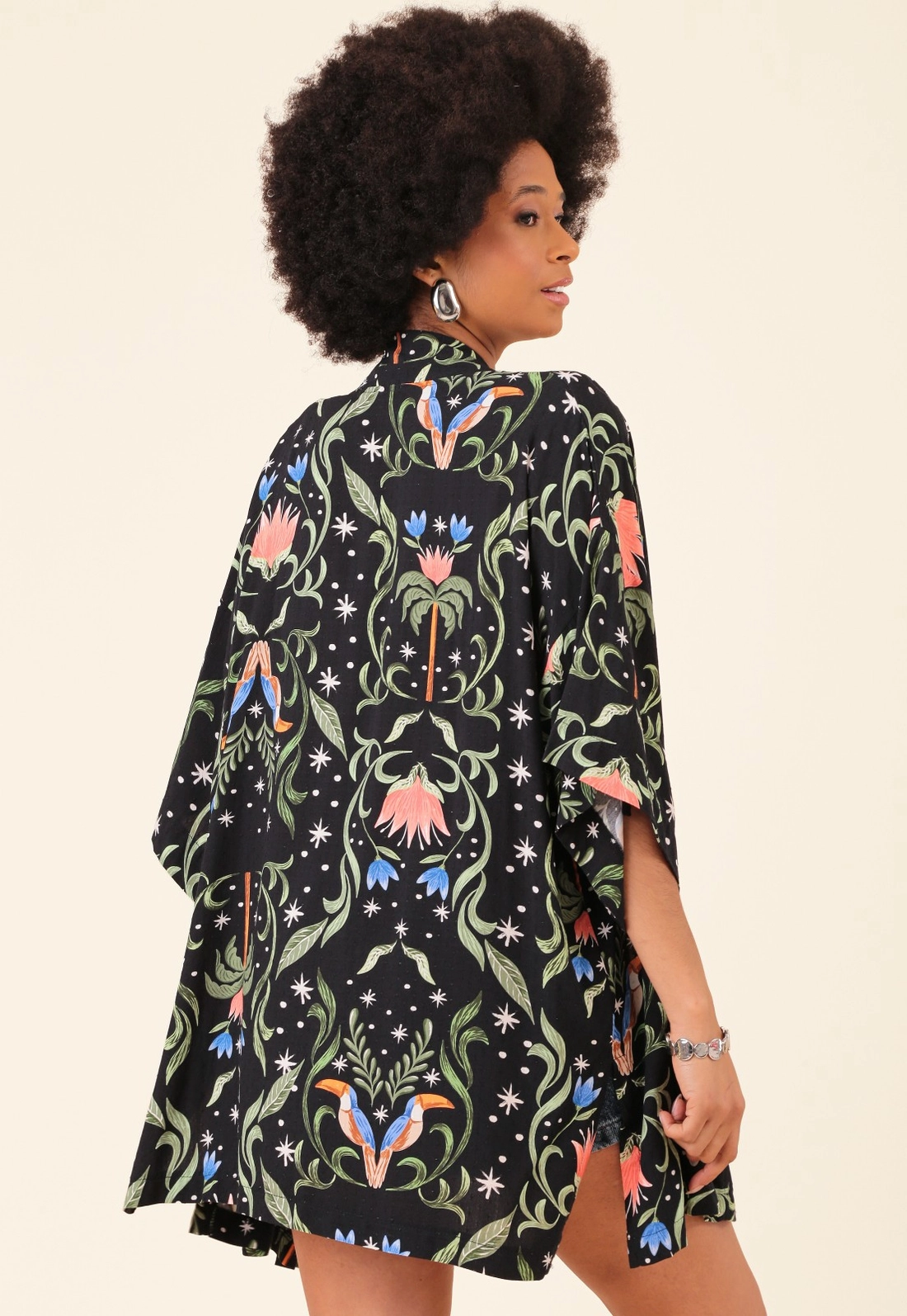 Kimono Em Viscose Estampada Tucano Tropical