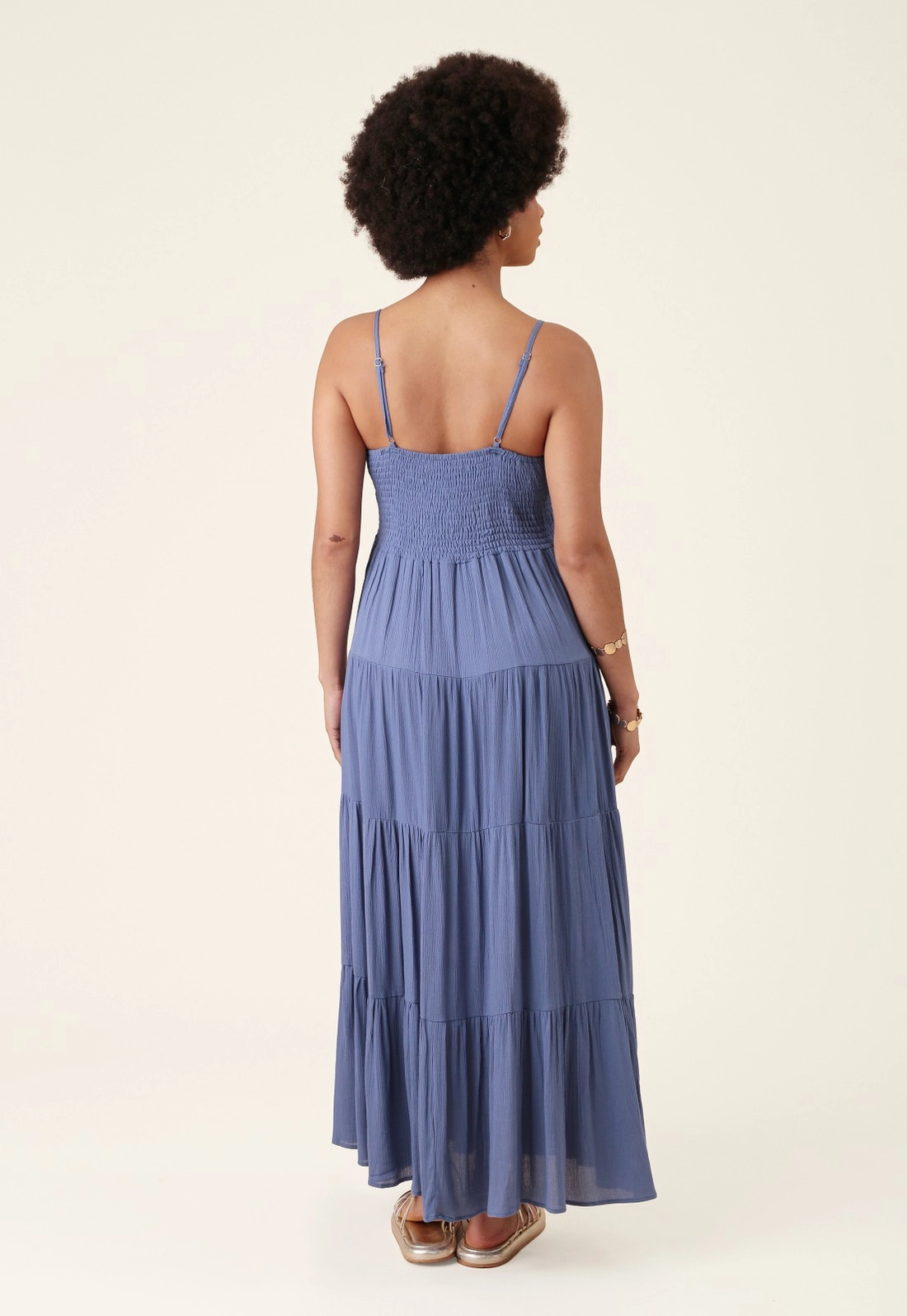 Vestido New Midi Em Viscose Texturizada Alça Recortes