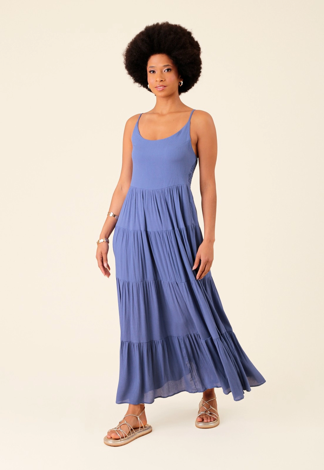 Vestido New Midi Em Viscose Texturizada Alça Recortes
