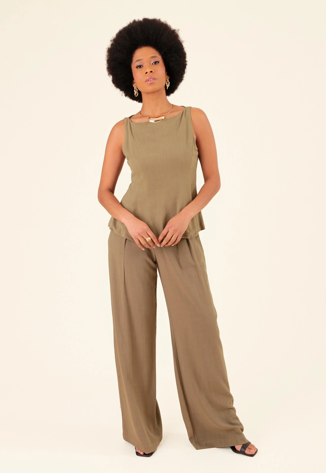 Blusa Sem Manga Peplum Em Linho