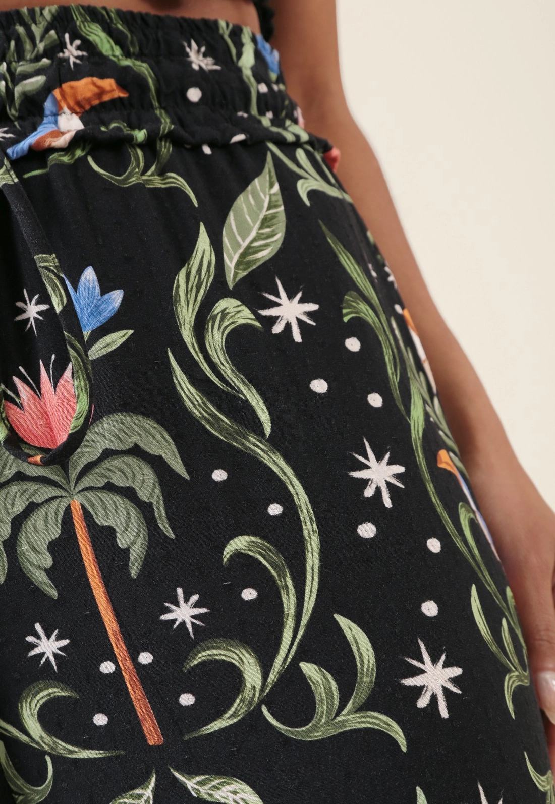 Calça Pantalona Em Viscose Estampada Tucano Tropical