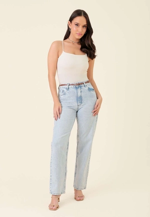 Calça Mom Jeans Com Cinto Azul Delavê
