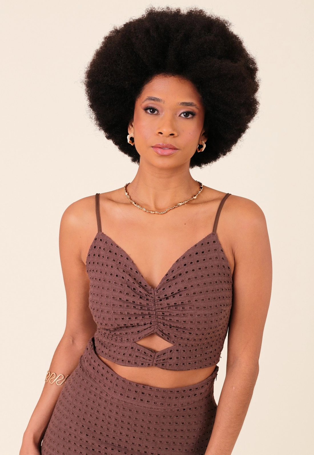 Blusa Cropped Em Laise Alça Com Abertura Busto