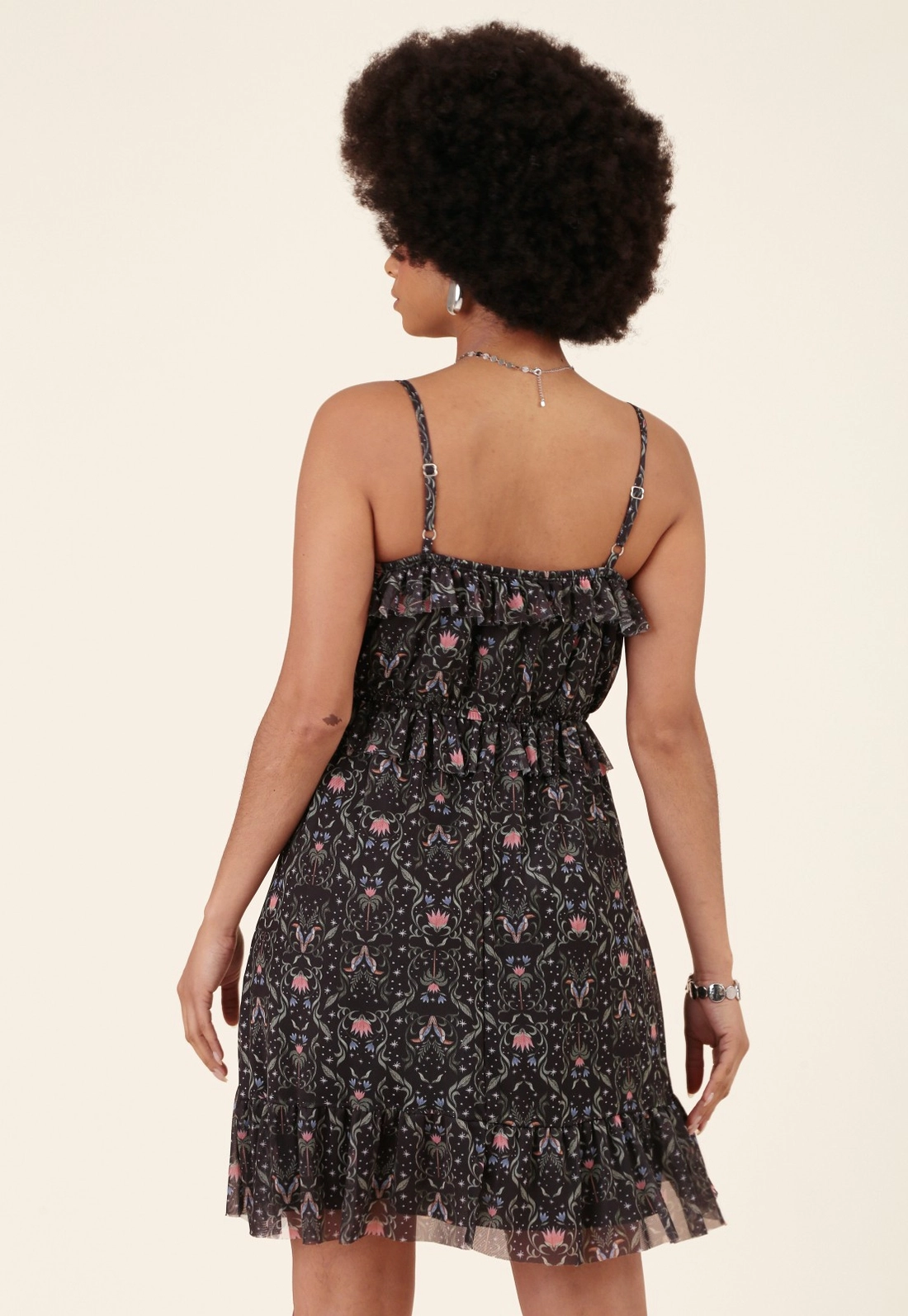 Vestido Curto Em Tule Estampado Tucano Tropical Alça Babados