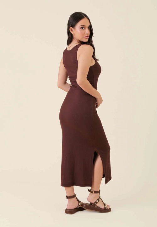 Vestido Midi Em Ribana Canelado Sem Manga Com Fenda