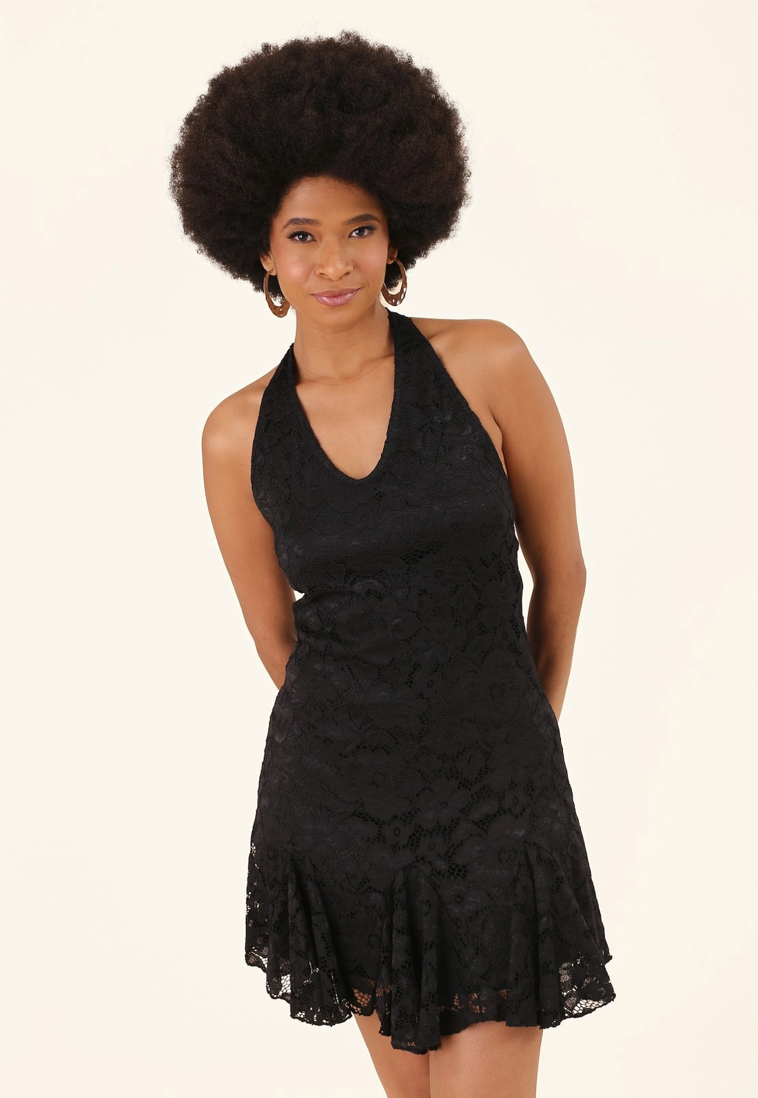 Vestido Curto Em Renda Frente Única