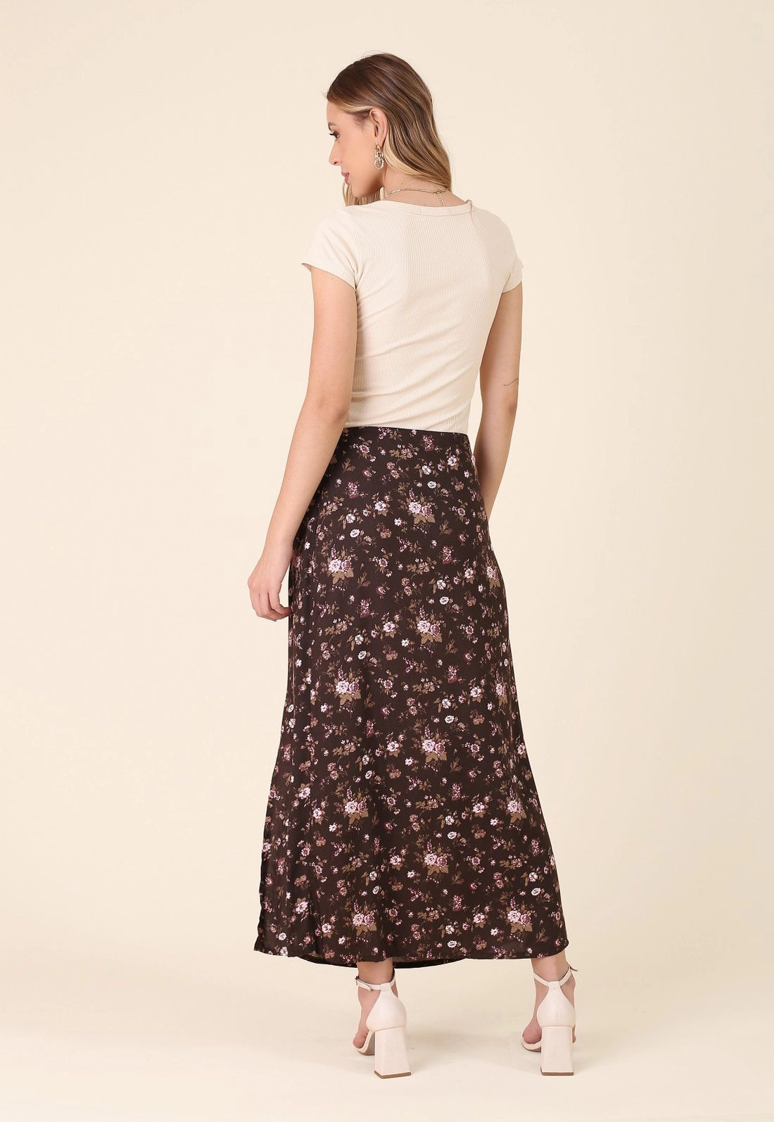 Saia Midi Em Viscose Estampada Floral