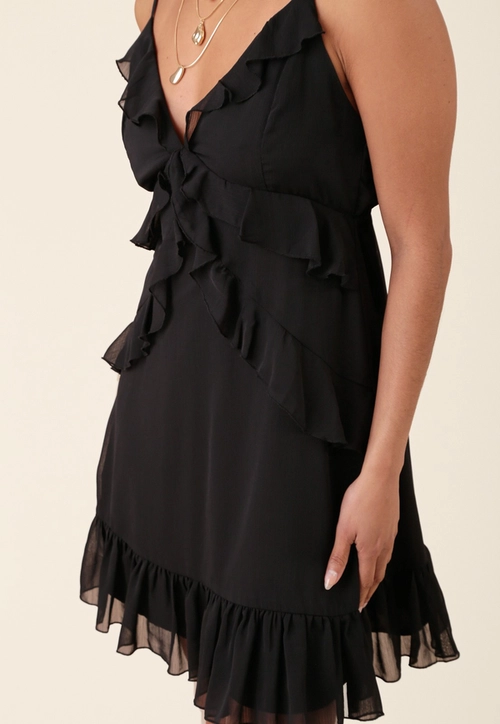 Vestido Curto Em Chiffon Alça Com Babados