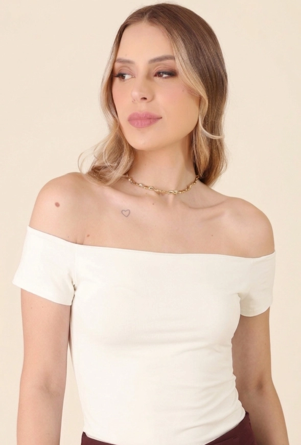 Blusa Em Poliamida Manga Curta Ombro A Ombro
