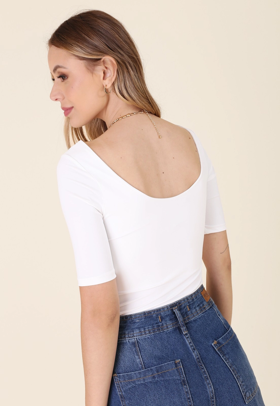 Blusa Manga Curta Decote Costa Em Poliamida