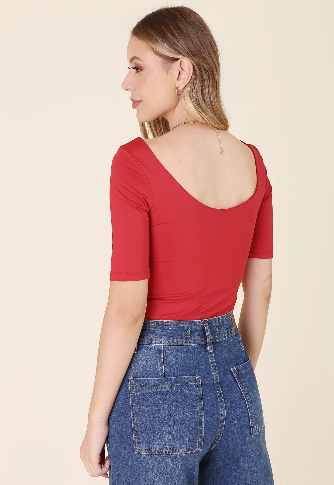Blusa Manga Curta Decote Costa Em Poliamida