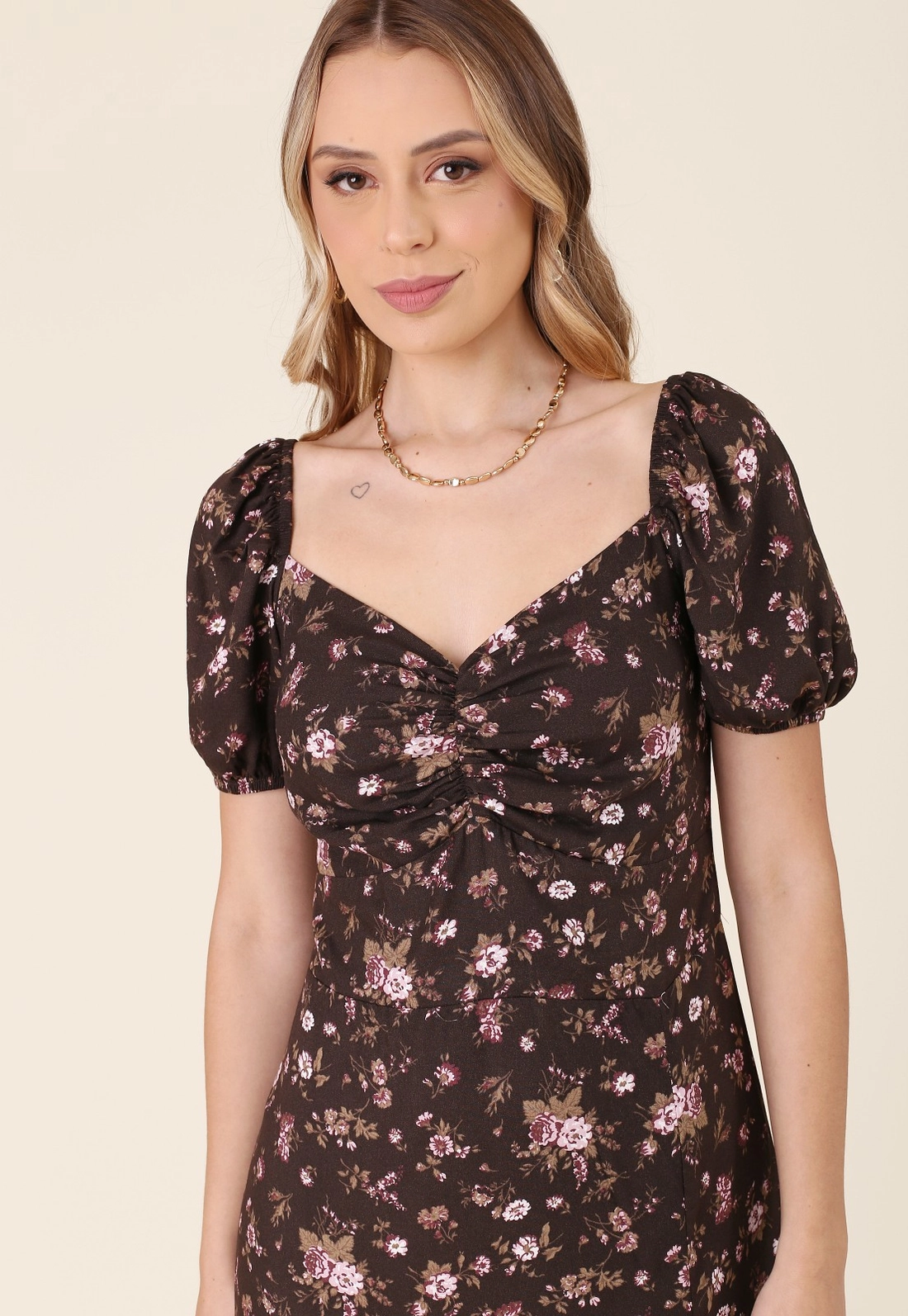 Vestido Midi Em Viscose Estampada Floral Manga Curta