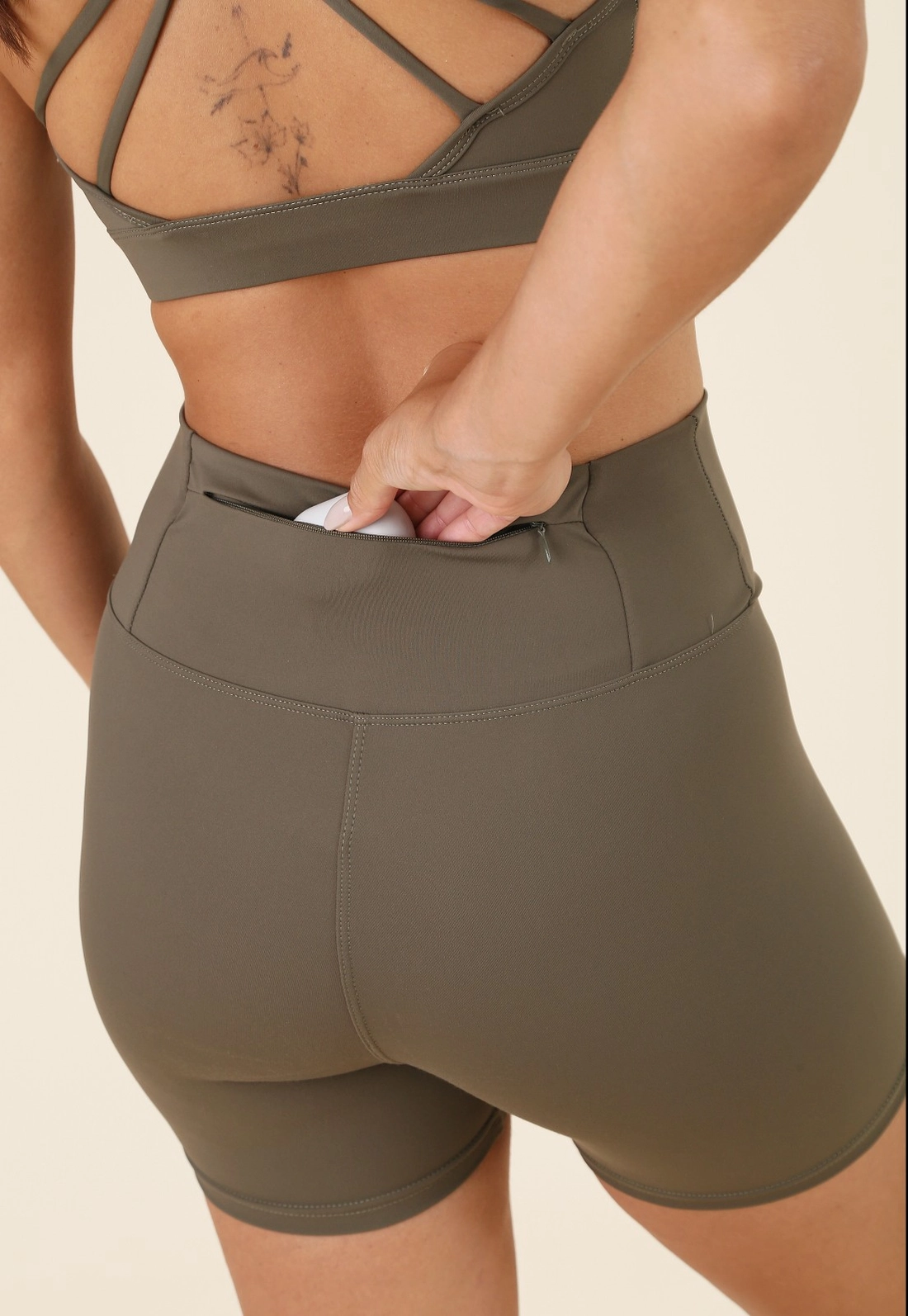 Short Esportivo Em Poliamida Com Bolso Cós