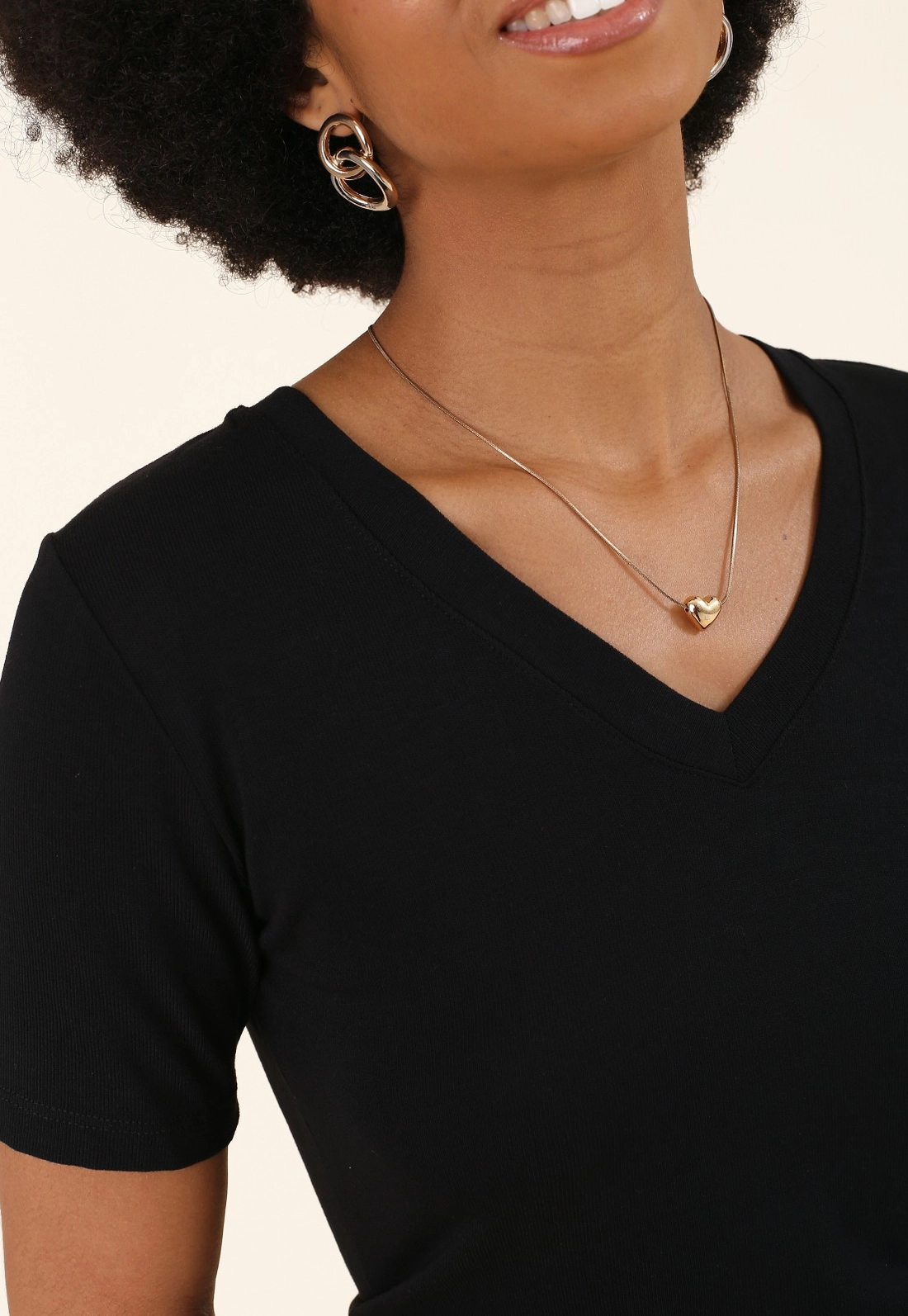 Blusa Em Malha Tricot Manga Curta Decote V