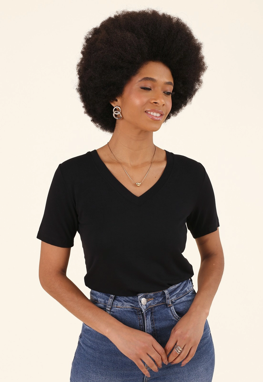 Blusa Em Malha Tricot Manga Curta Decote V
