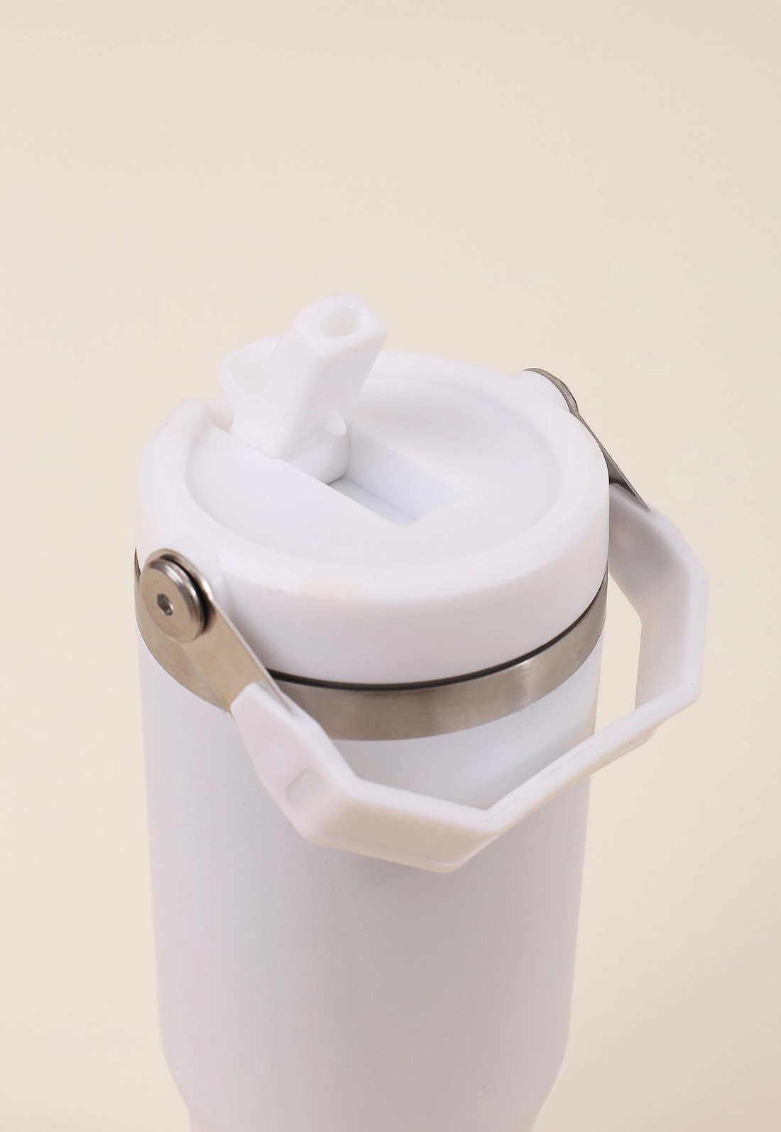 Garrafa Térmica Com Alça E Canudo 900 ml