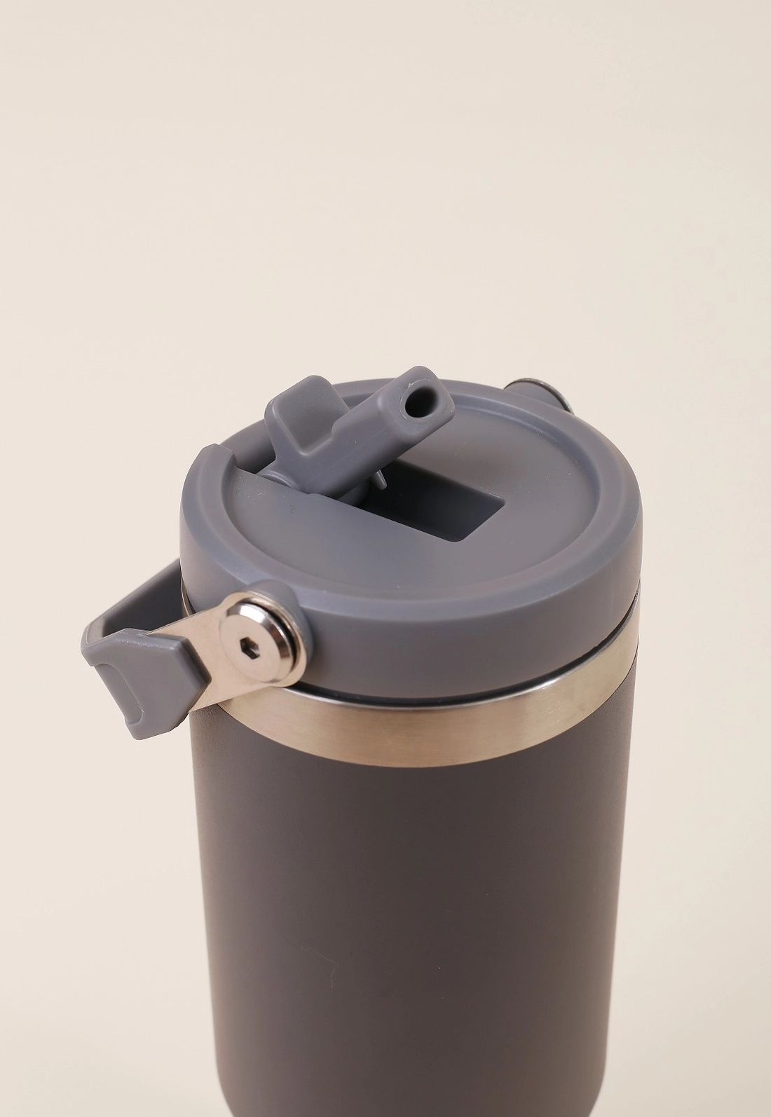 Garrafa Térmica Com Alça E Canudo 900 ml