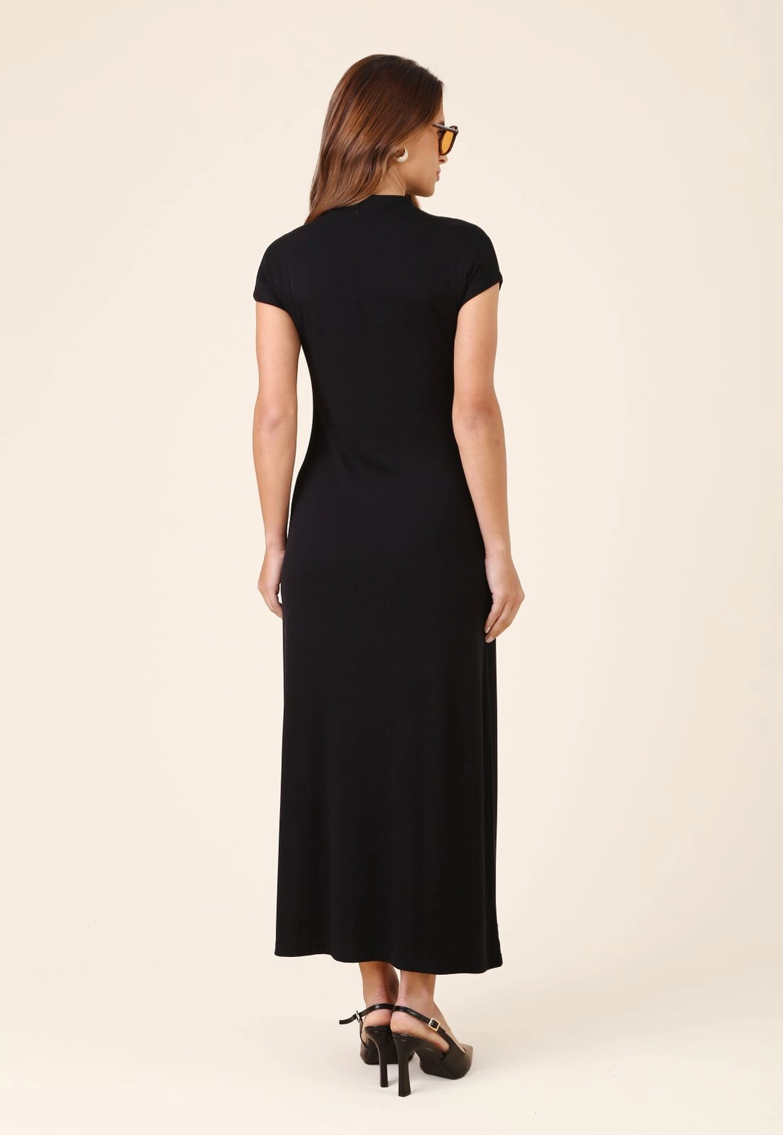 Vestido Manga Curta Gola Alta Evasê