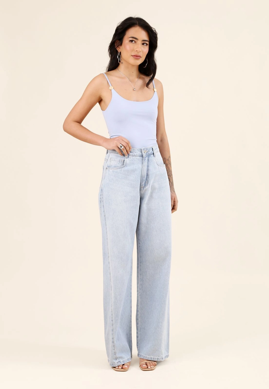 Calça Jeans Wide Leg Com Recorte Lateral
