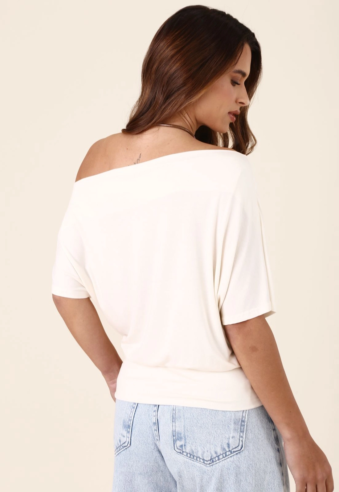 Blusa Manga Curta Assimétrica Em Viscolycra