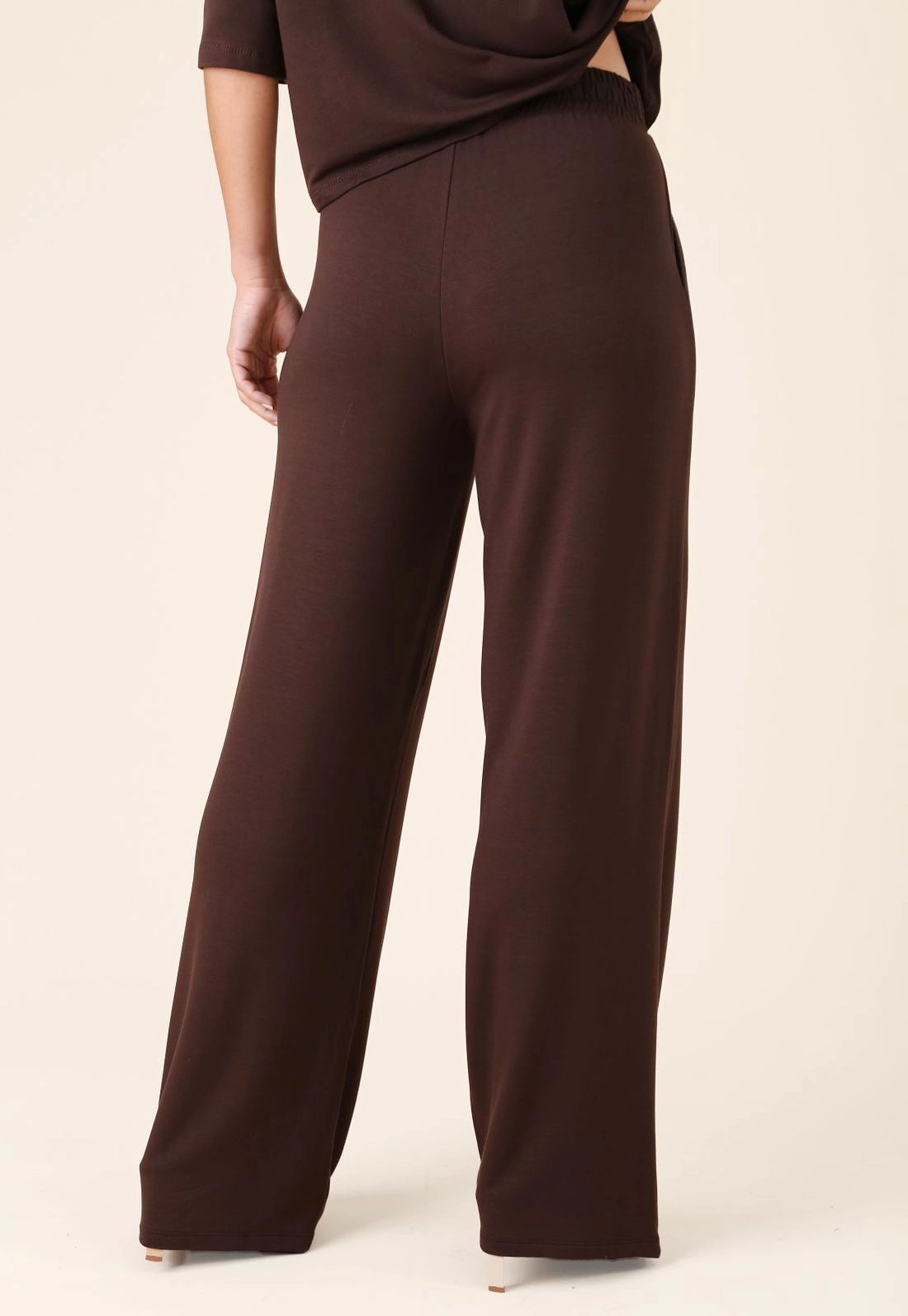 Calça Wide Leg Com Pregas Em Moletinho