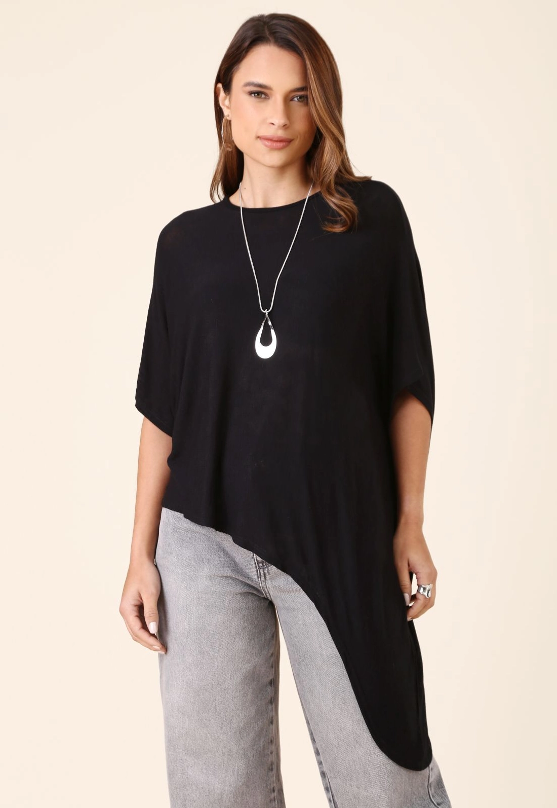 Blusa Manga Morcego Barra Assimétrica Em Malha