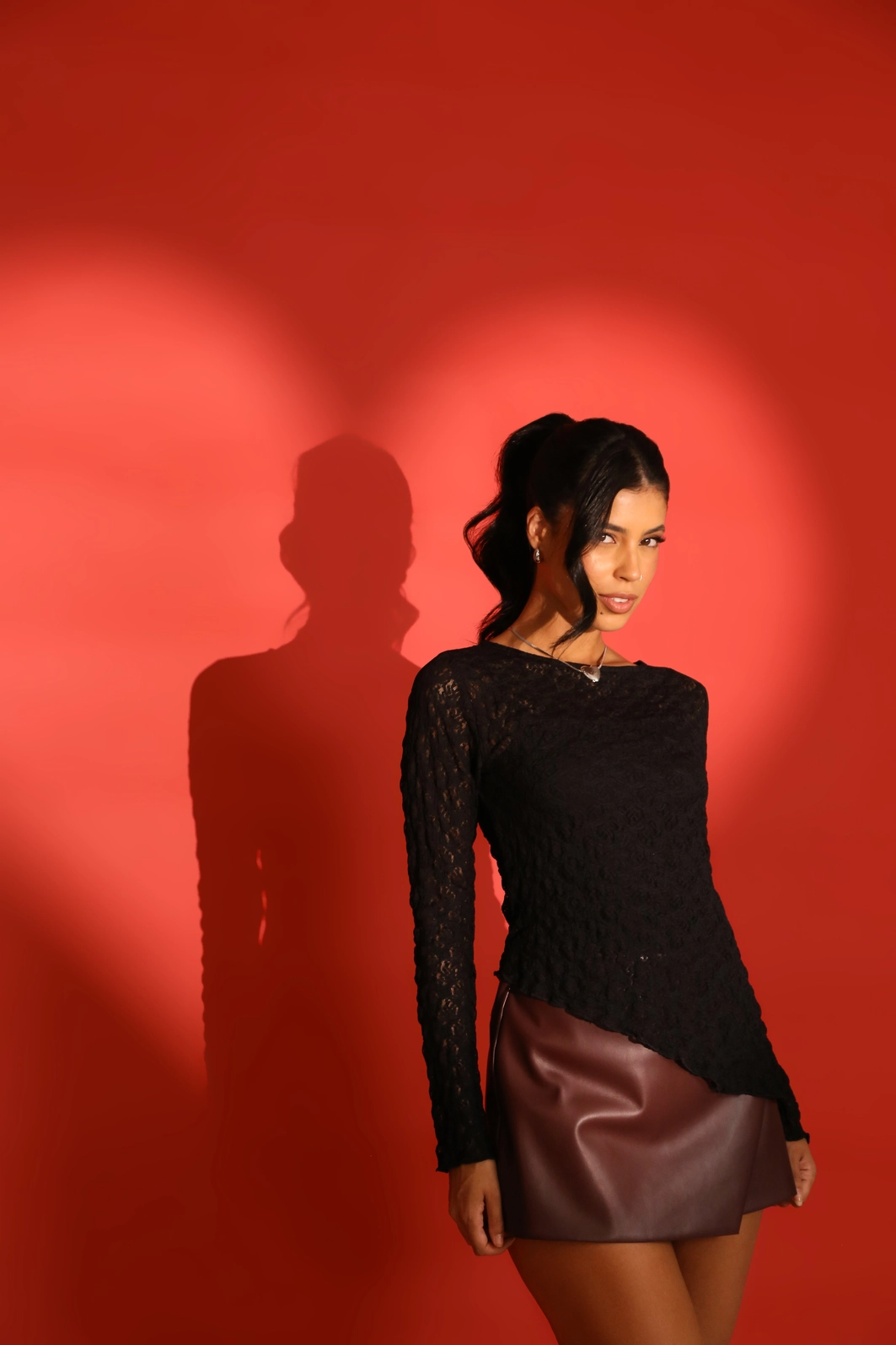 Blusa Manga Longa Assimétrica De Renda