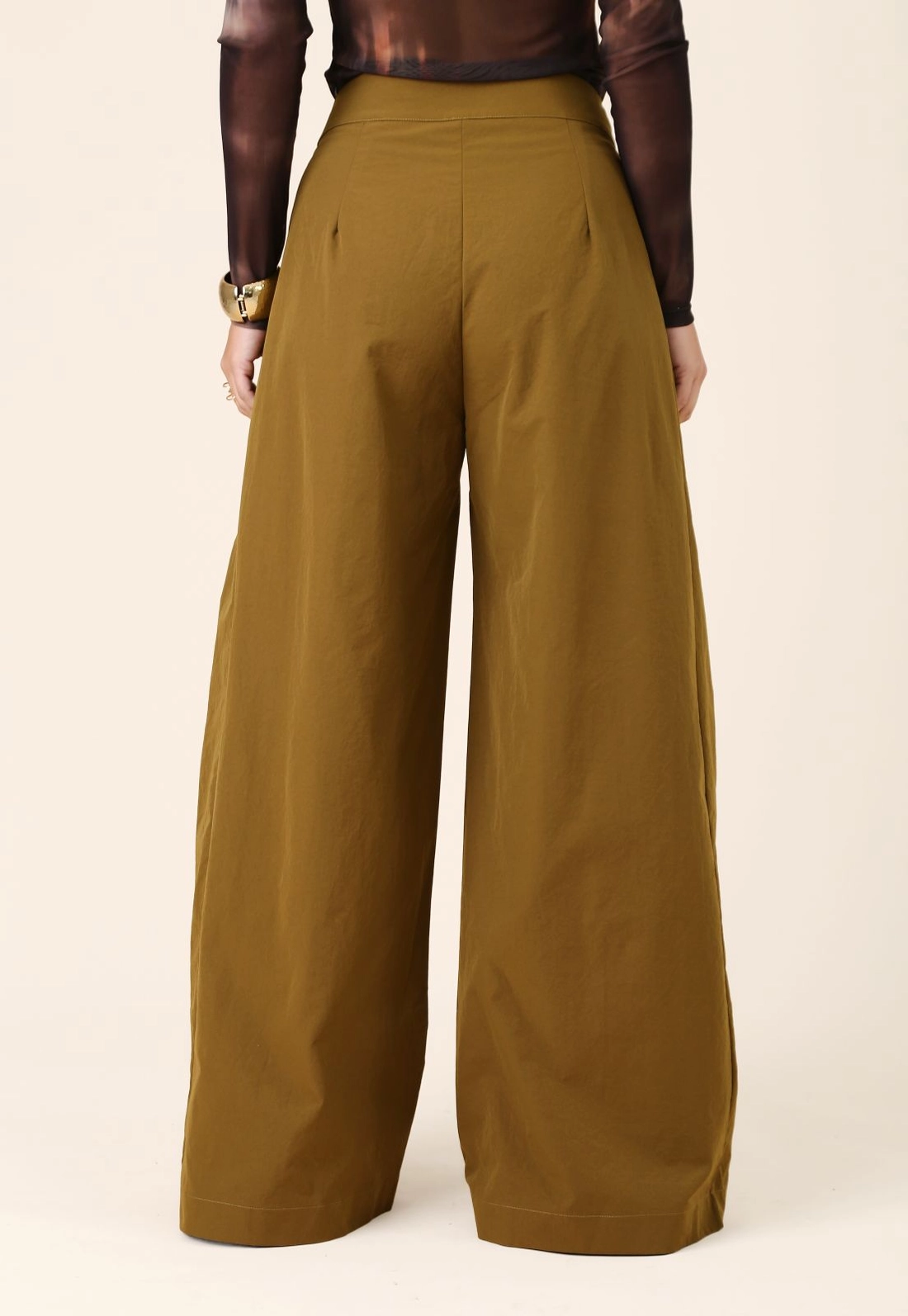 Calça Wide Leg Com Transpasse No Cós Em Alfaiataria