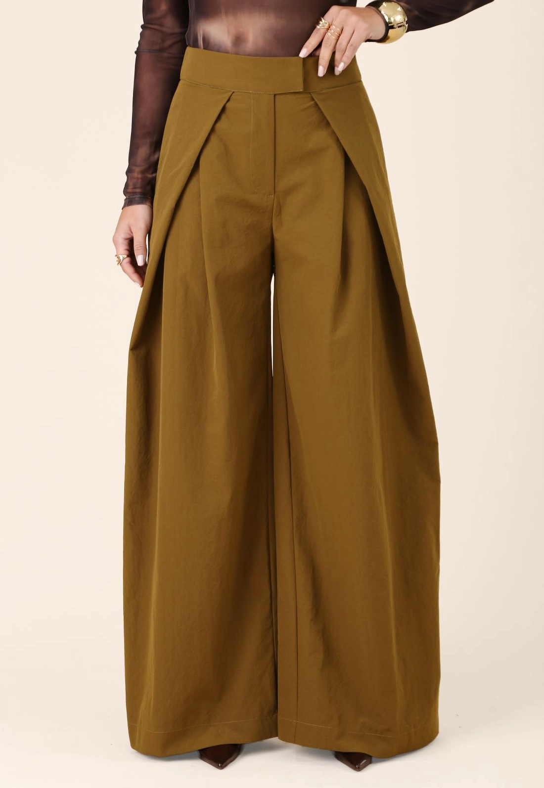 Calça Wide Leg Com Transpasse No Cós Em Alfaiataria
