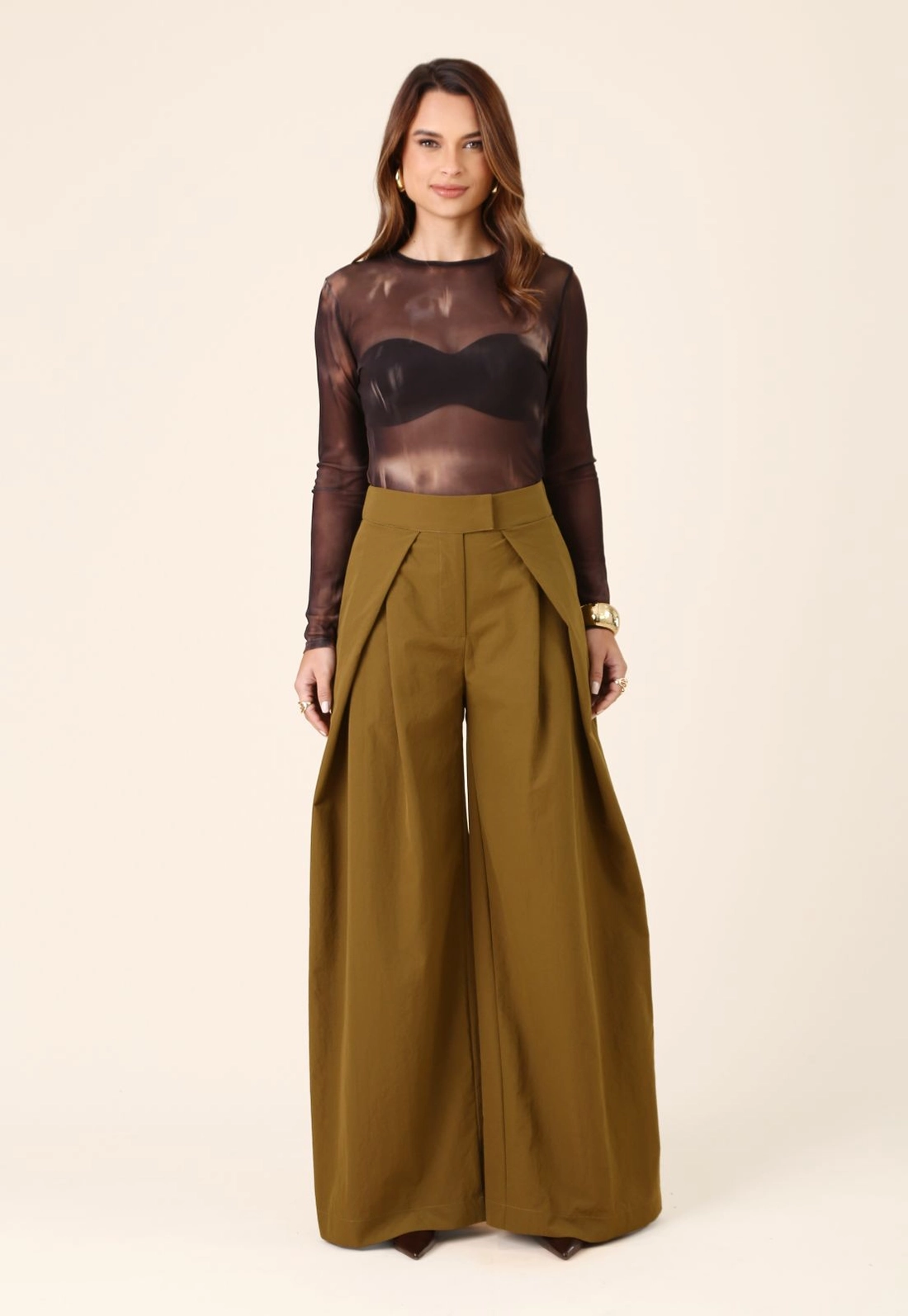 Calça Wide Leg Com Transpasse No Cós Em Alfaiataria