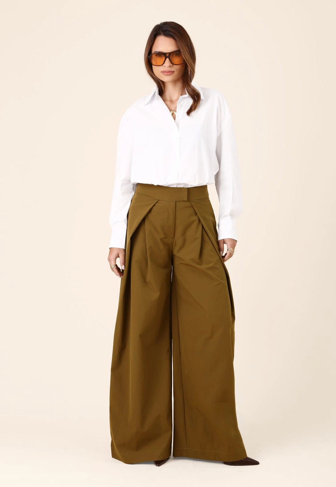 Calça Wide Leg Com Transpasse No Cós Em Alfaiataria