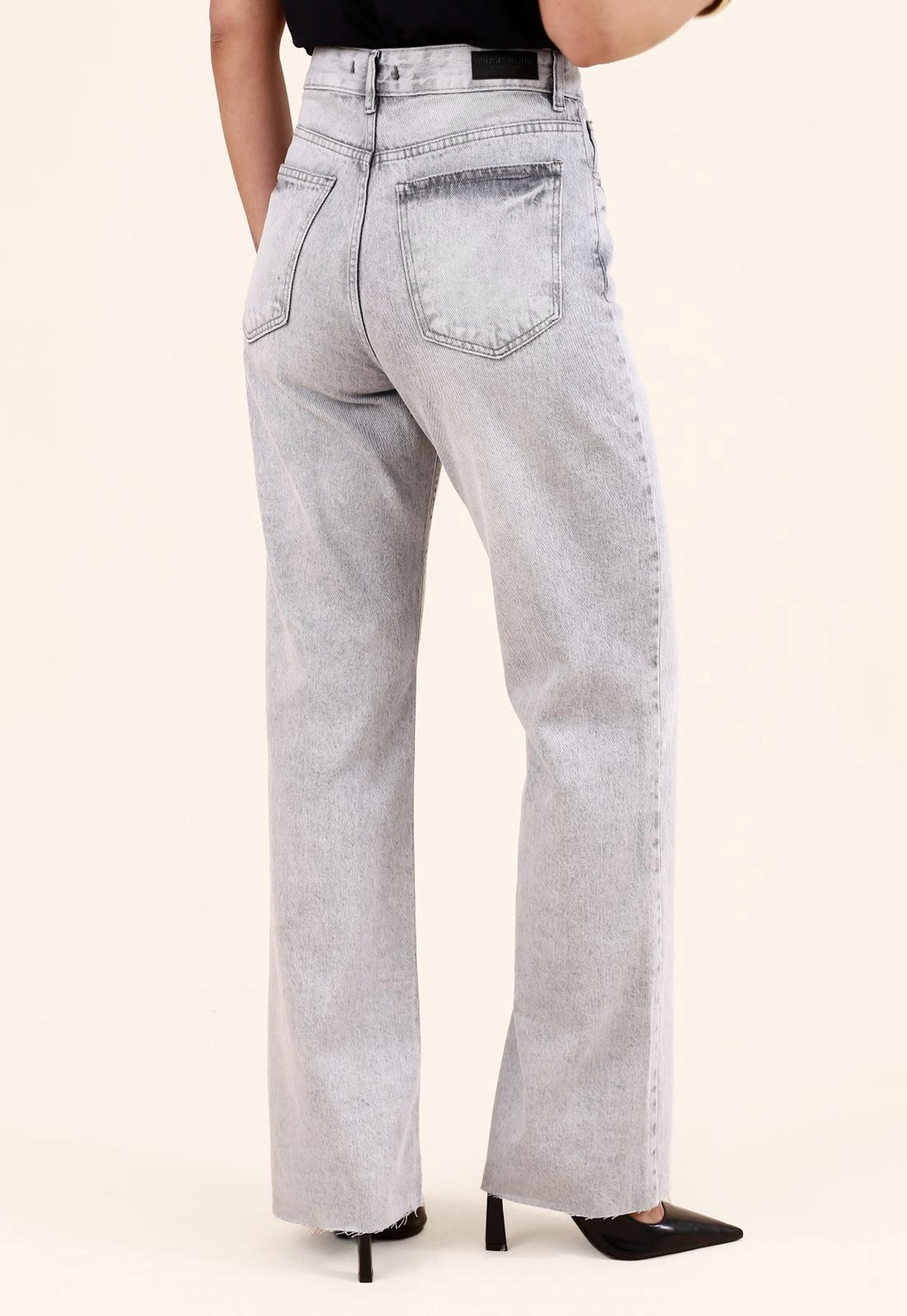Calça Jeans Reta Cinza