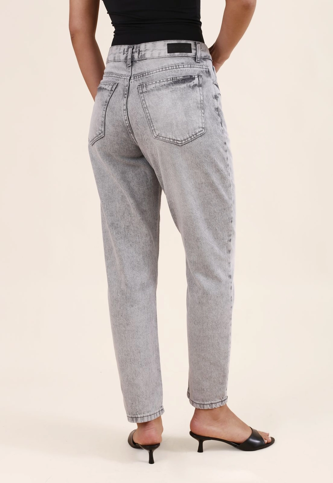 Calça Jeans Mom Cinza