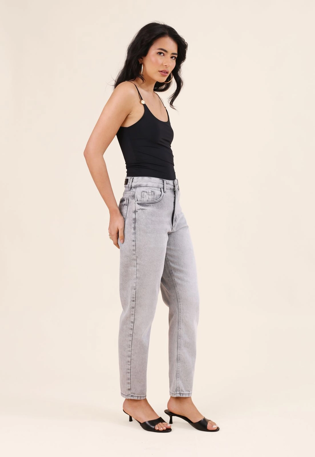 Calça Jeans Mom Cinza