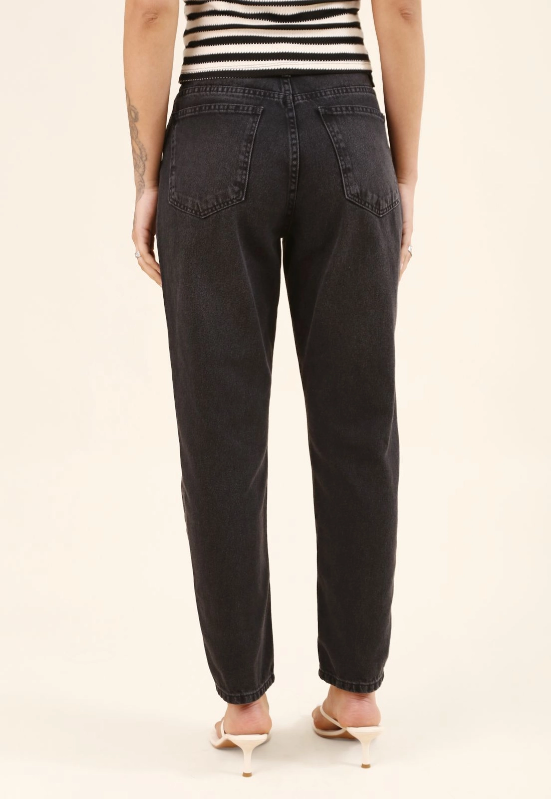 Calça Jeans Mom Preto Estonado