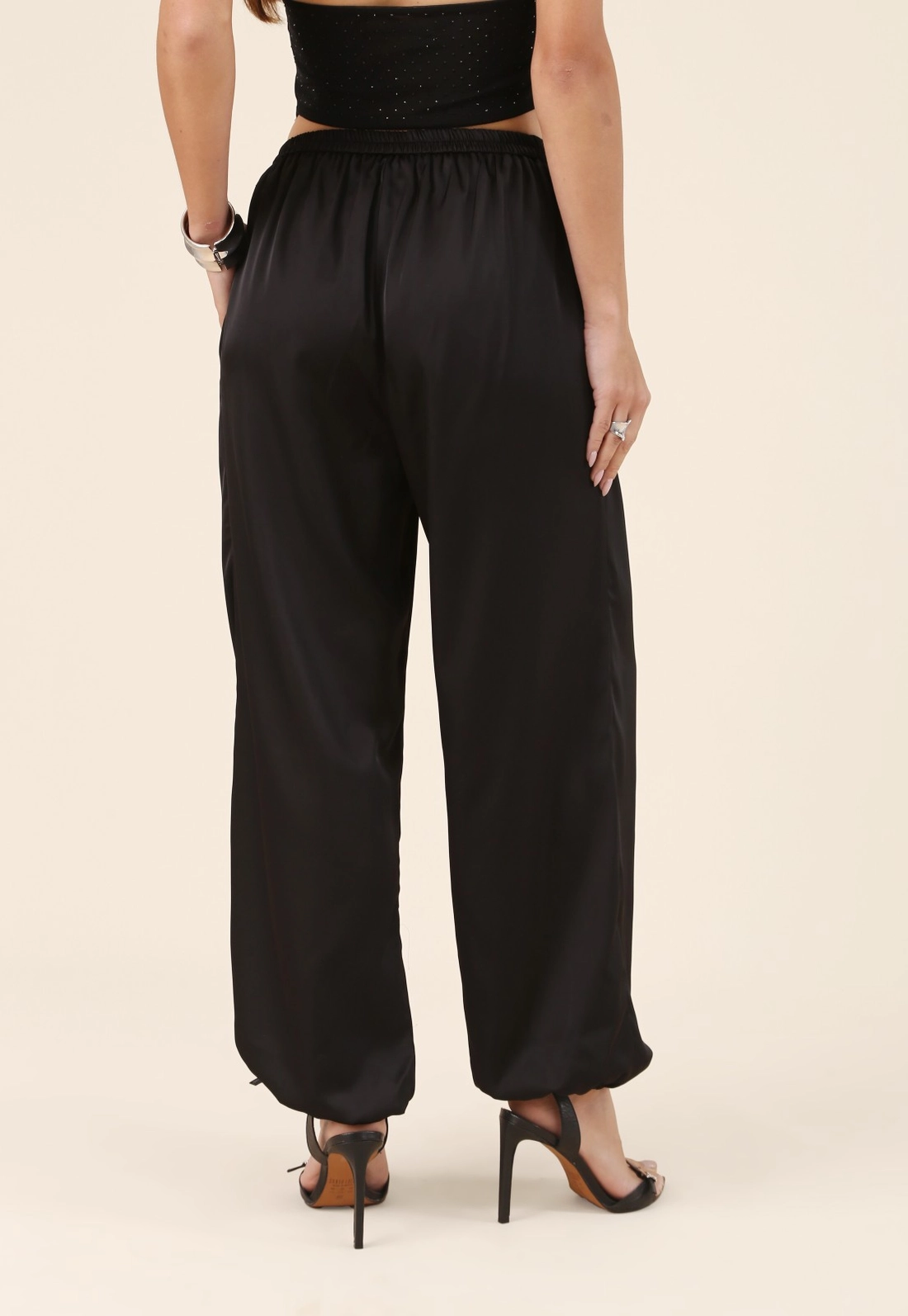 Calça Aladim Com Elástico No Punho Em Cetim