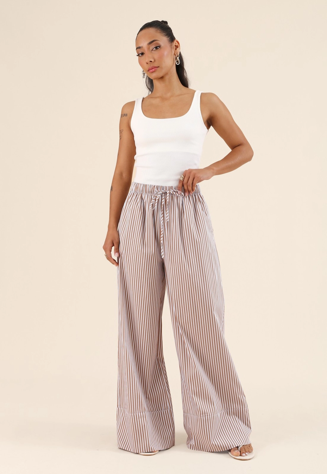 Calça Pantalona Em Tricoline Listrado