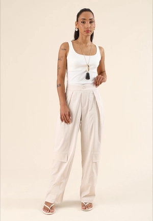 Calça Wide Leg Em Alfaiataria Com Prega Frontal