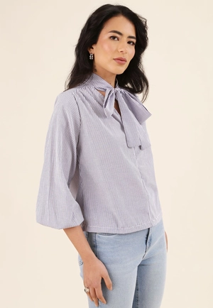 Blusa Com Gola Laço Em Tricoline Listrado