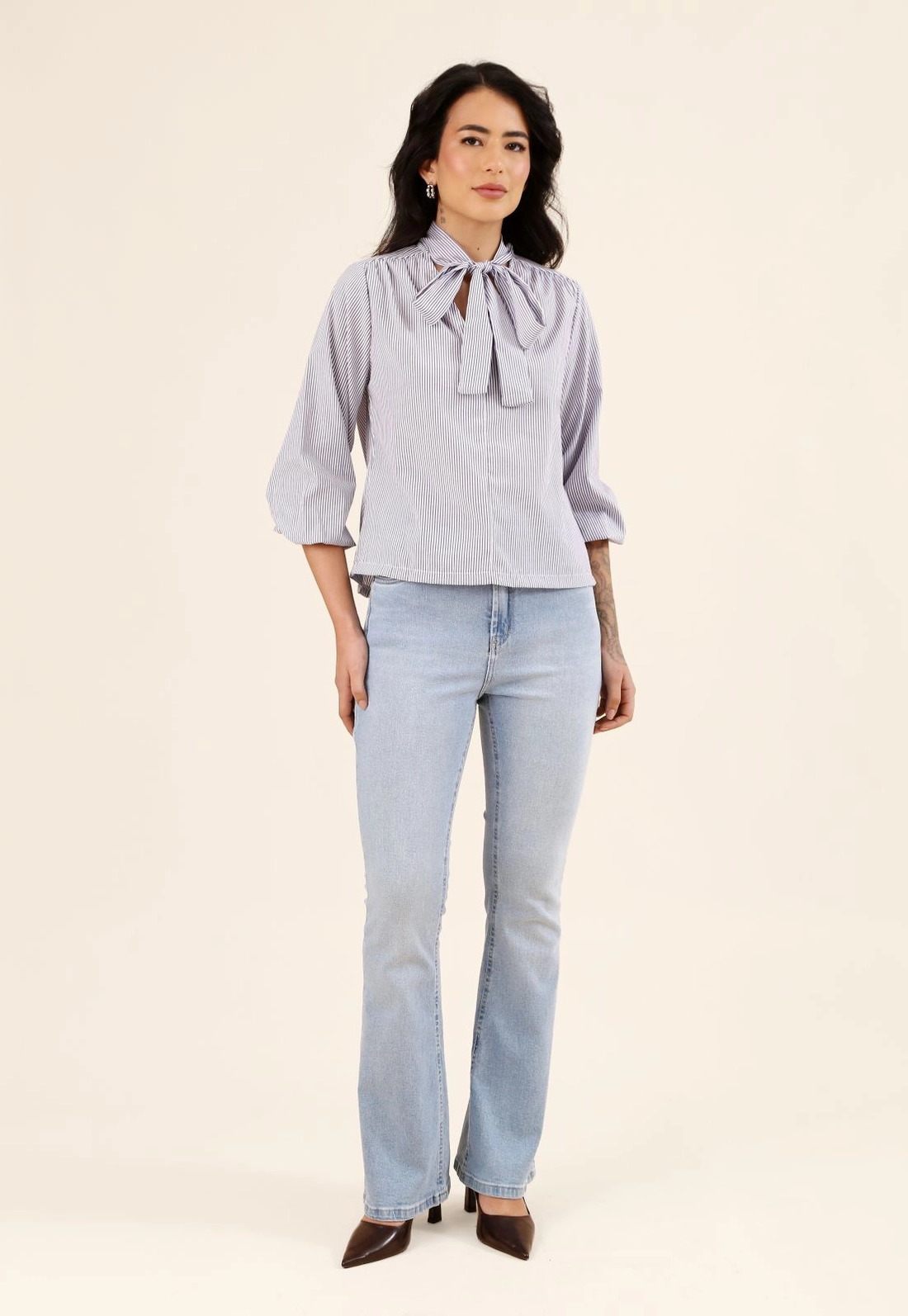 Blusa Com Gola Laço Em Tricoline Listrado